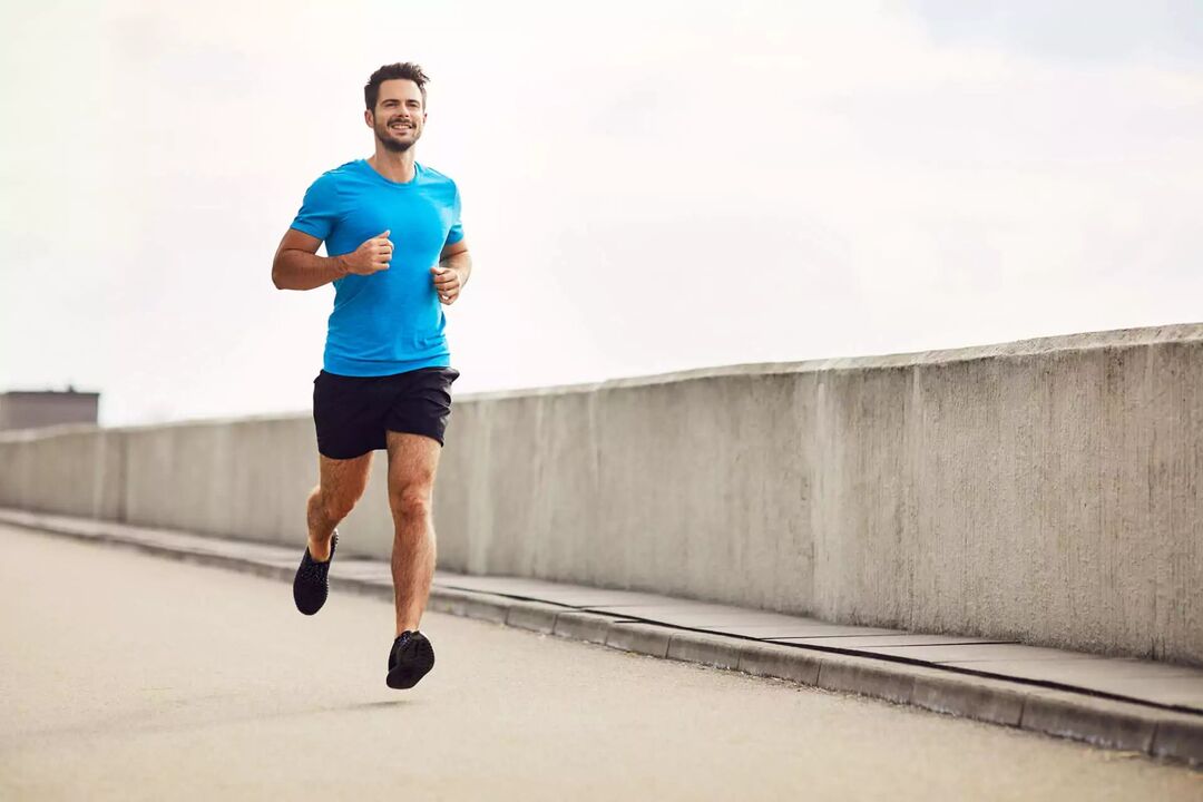 Laufen hilft Ihnen, in Kombination mit der Ernährung Gewicht zu verlieren