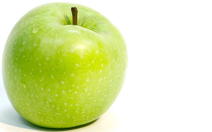 Die Liste der in der Buchweizendiät erlaubten Lebensmittel umfasst Äpfel. 
