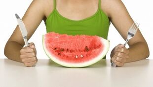 wie man Gewicht auf einer Wassermelonendiät verliert