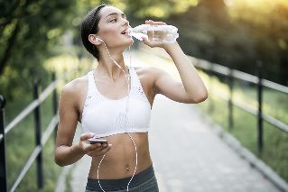 Wasser im Kohlenhydrat-freie Diät